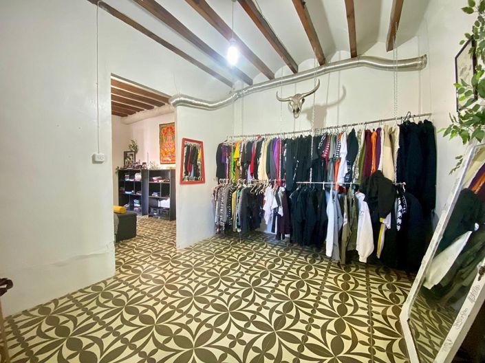 Image No.11-7 Bed Townhouse for sale