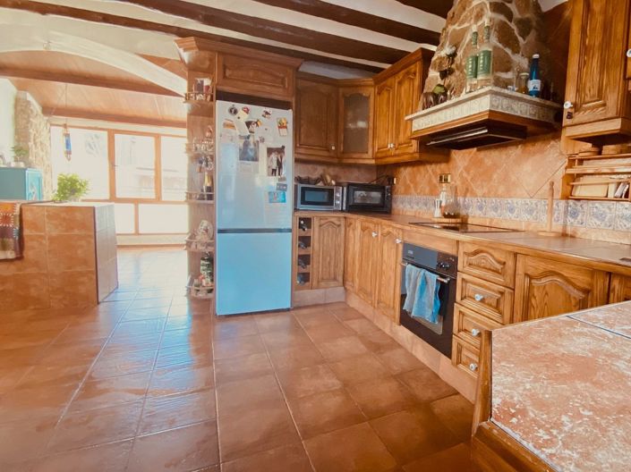 Image No.2-7 Bed Townhouse for sale