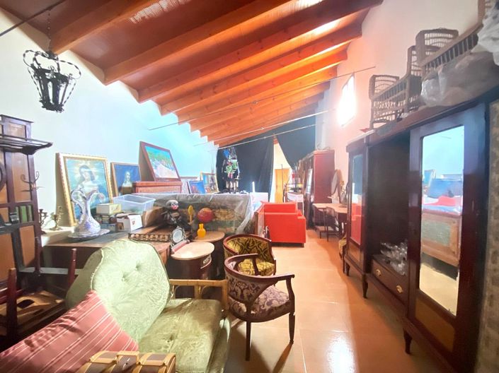 Image No.31-7 Bed Townhouse for sale