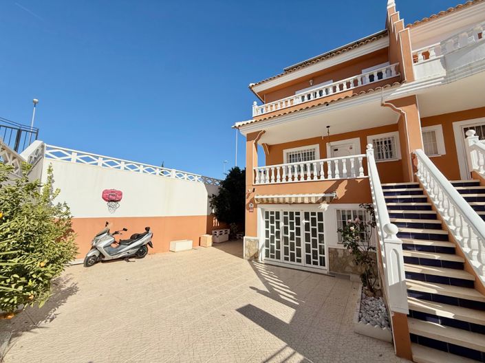 Image No.28-3 Bed Villa for sale