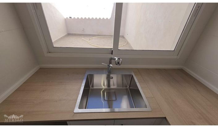 Image No.10-3 Bed Townhouse for sale