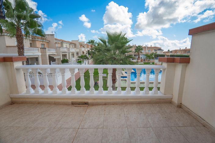 Image No.29-3 Bed Townhouse for sale