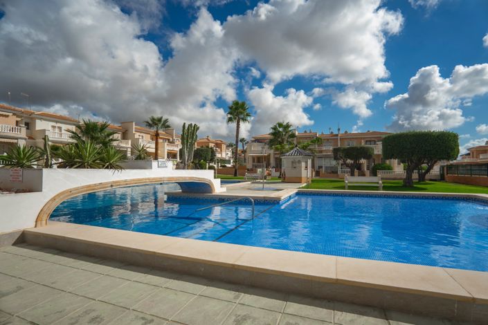 Image No.32-3 Bed Townhouse for sale