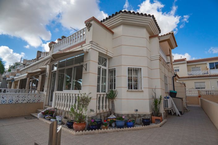 Image No.36-3 Bed Townhouse for sale