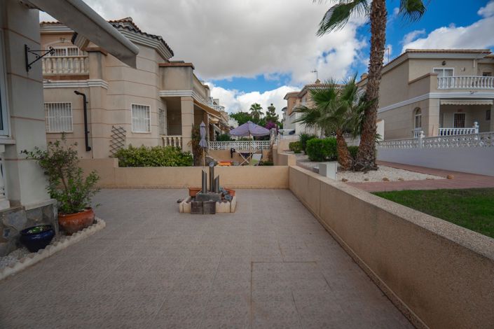 Image No.37-3 Bed Townhouse for sale