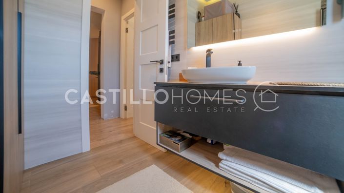 Image No.18-4 Bed Villa for sale