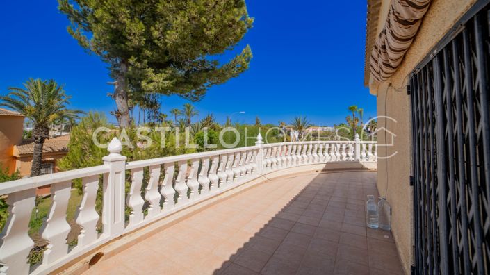 Image No.35-4 Bed Villa for sale