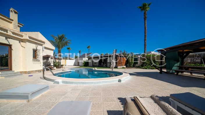 Image No.40-4 Bed Villa for sale