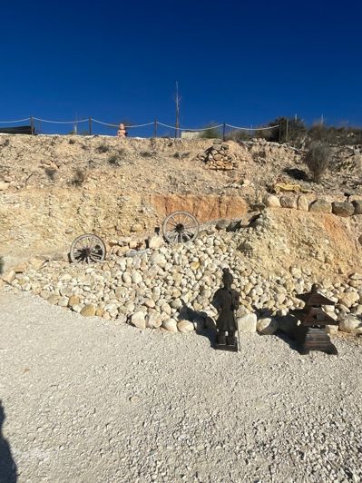 Image No.25-1 Bed Land for sale