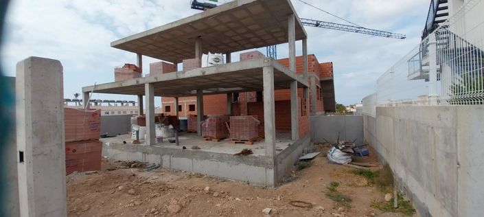 Image No.10-2 Bed Villa for sale