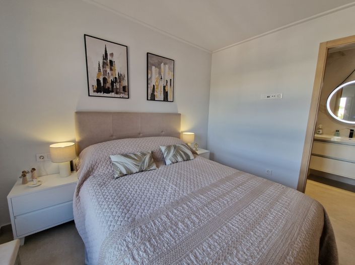 Image No.17-3 Bed Apartment for sale