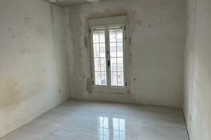 Image No.8-3 Bed Townhouse for sale