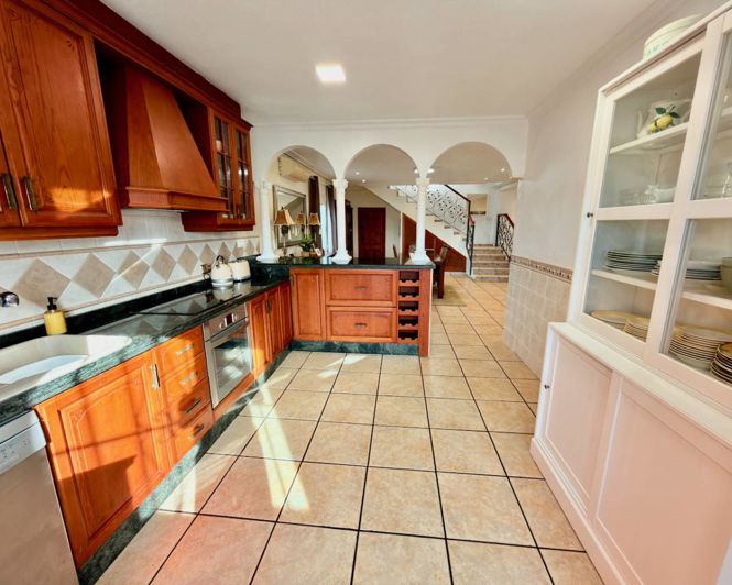 Image No.10-4 Bed Villa for sale