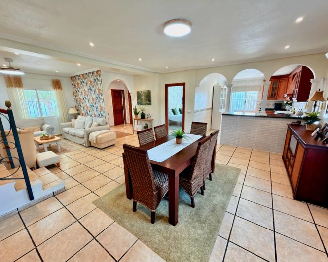 Image No.7-4 Bed Villa for sale