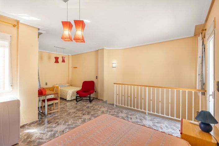 Image No.20-4 Bed Duplex for sale