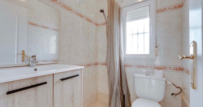 Image No.8-3 Bed Villa for sale