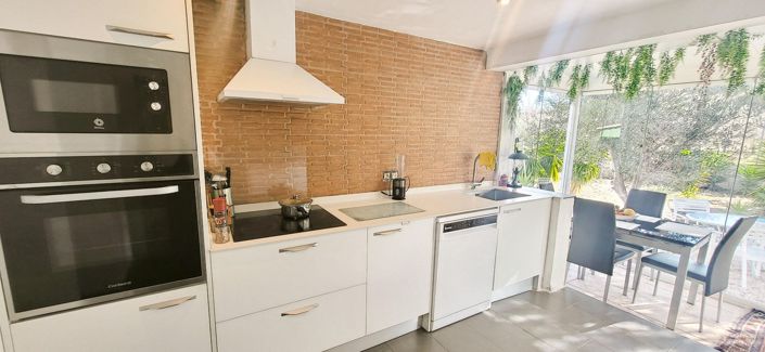 Image No.8-3 Bed Villa for sale