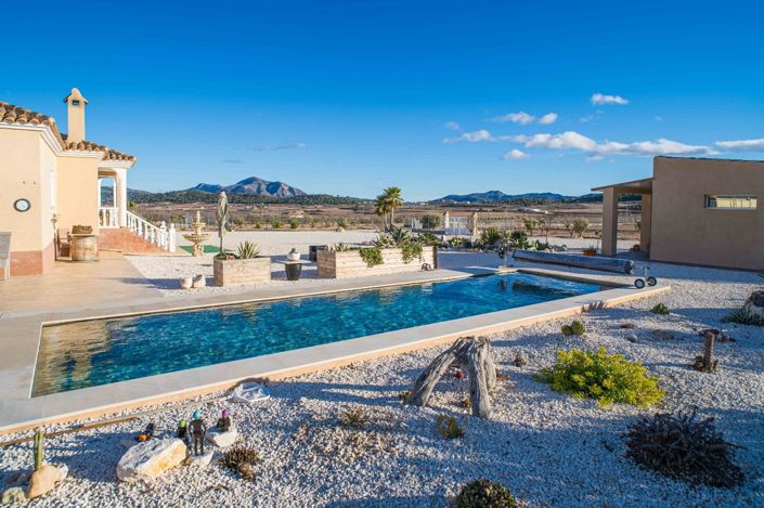 Image No.2-3 Bed Villa for sale