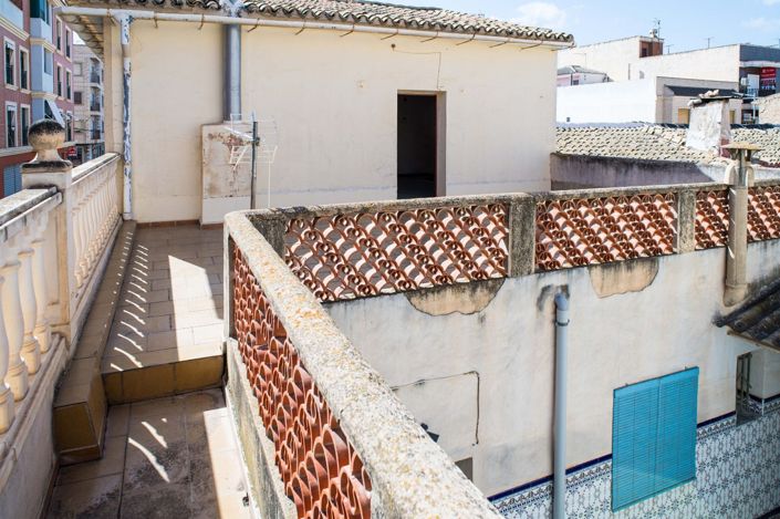 Image No.13-6 Bed Townhouse for sale