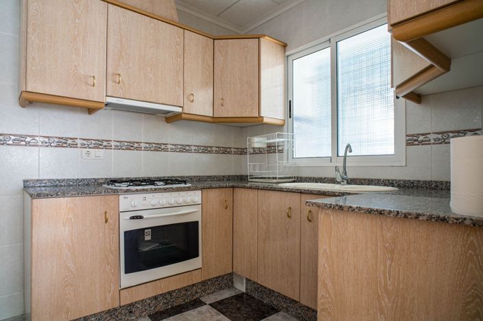 Image No.8-6 Bed Townhouse for sale