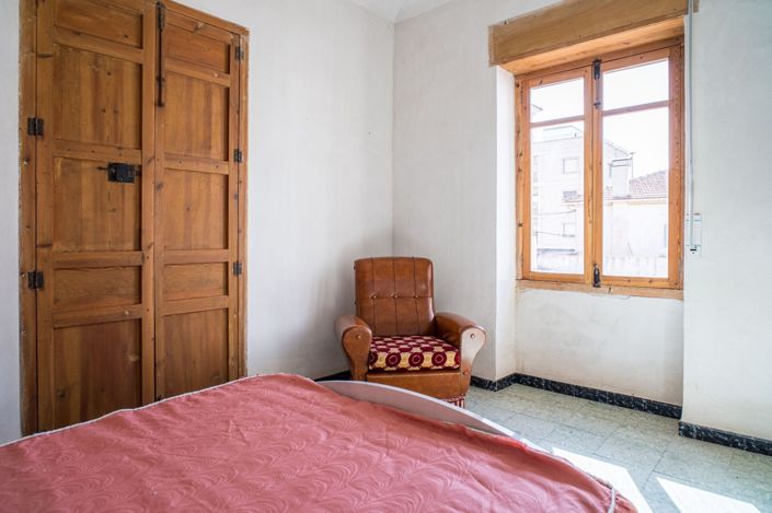 Image No.8-6 Bed Townhouse for sale