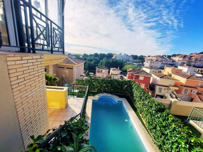 Image No.2-5 Bed Villa for sale