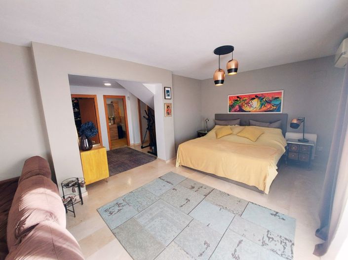 Image No.21-5 Bed Villa for sale