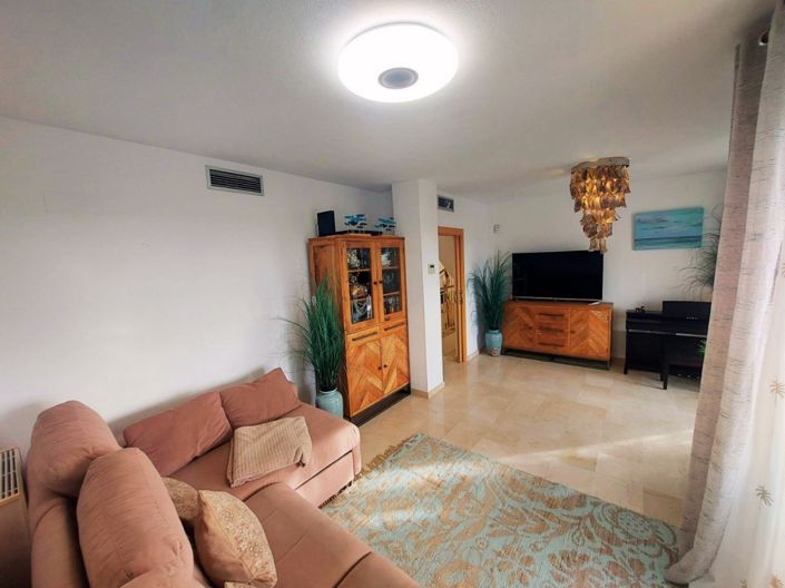 Image No.30-5 Bed Villa for sale