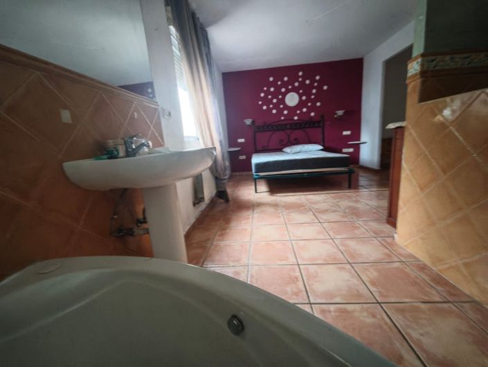 Image No.13-3 Bed Country House for sale