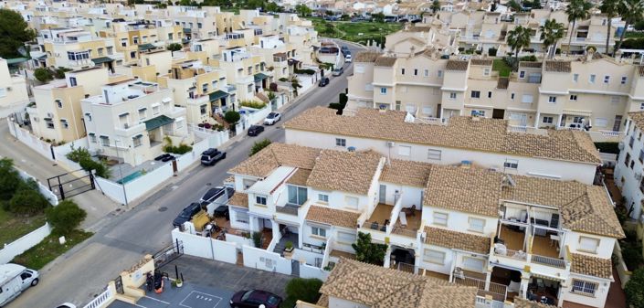 Image No.12-3 Bed Townhouse for sale