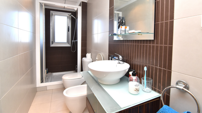 Image No.14-3 Bed Townhouse for sale