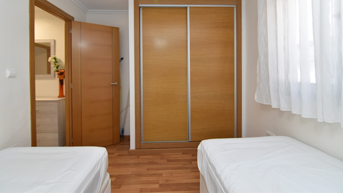 Image No.17-3 Bed Townhouse for sale