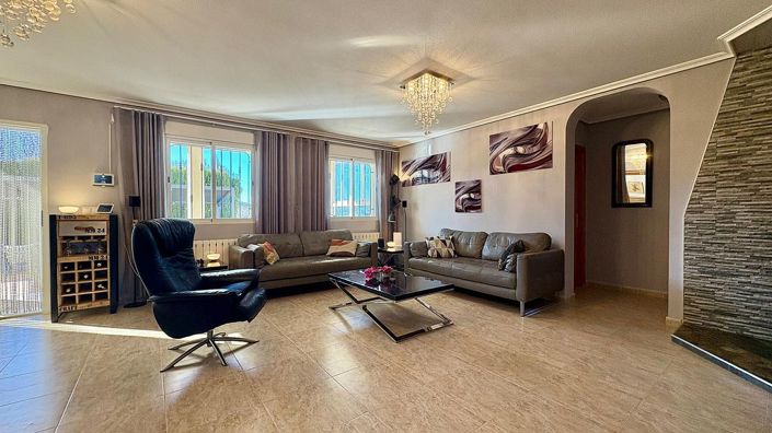 Image No.11-4 Bed Villa for sale