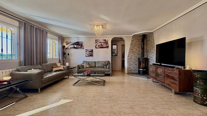 Image No.12-4 Bed Villa for sale