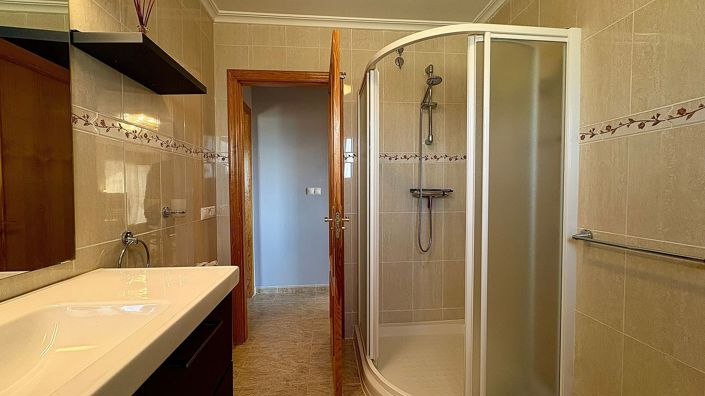 Image No.32-4 Bed Villa for sale