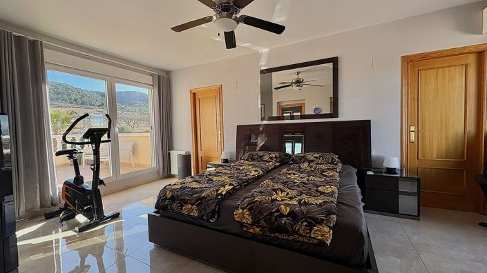 Image No.35-4 Bed Villa for sale