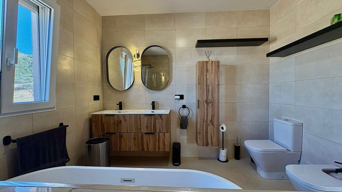 Image No.40-4 Bed Villa for sale