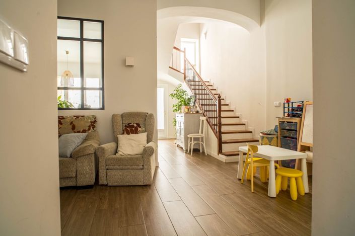 Image No.3-4 Bed Townhouse for sale