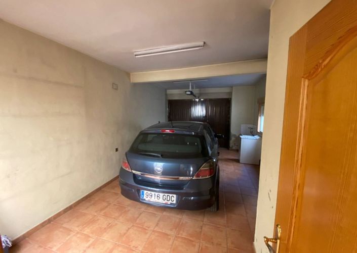 Image No.10-5 Bed Townhouse for sale