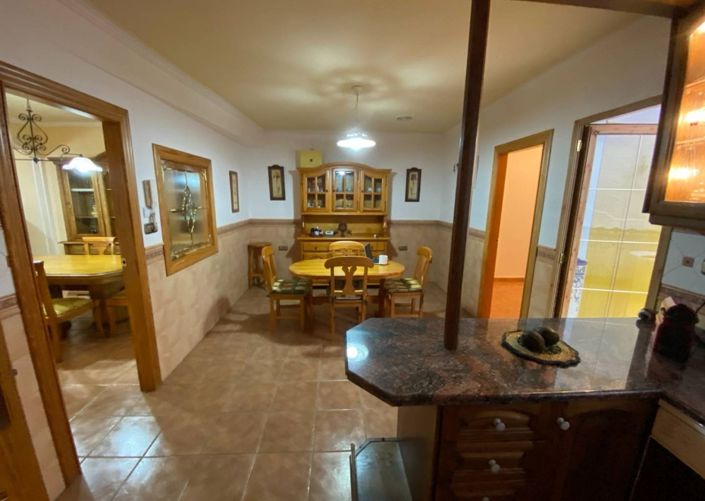 Image No.23-5 Bed Townhouse for sale