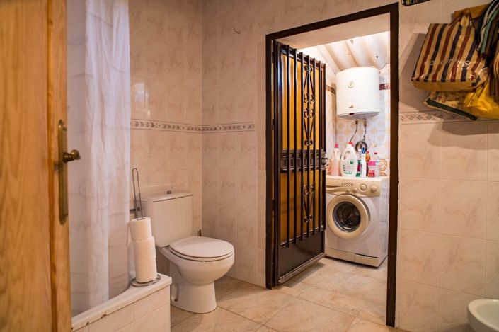 Image No.44-5 Bed Country House for sale