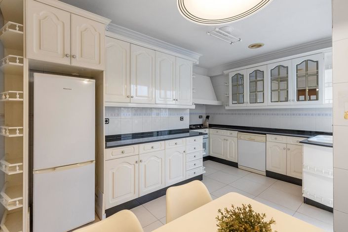 Image No.10-3 Bed Apartment for sale