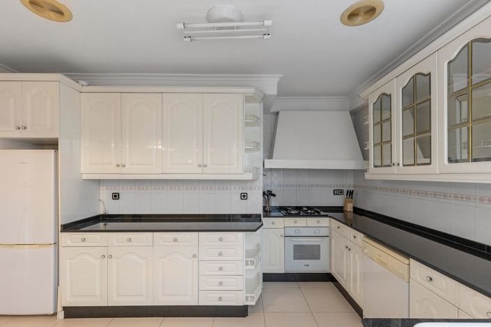 Image No.11-3 Bed Apartment for sale