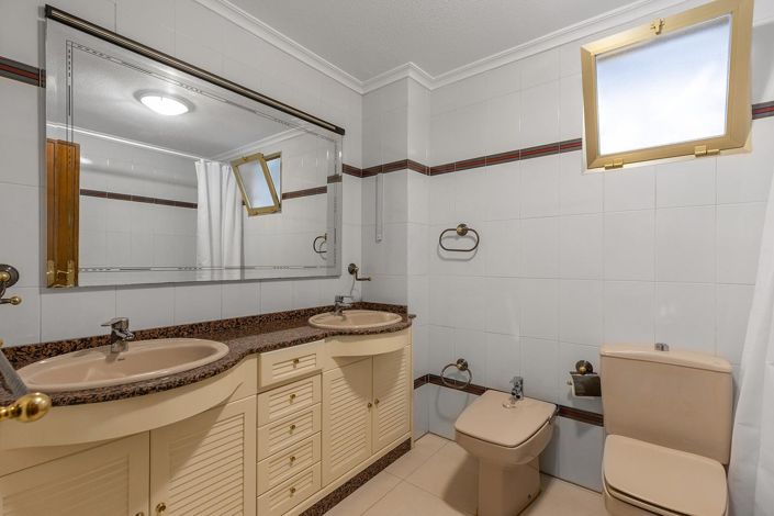 Image No.15-3 Bed Apartment for sale