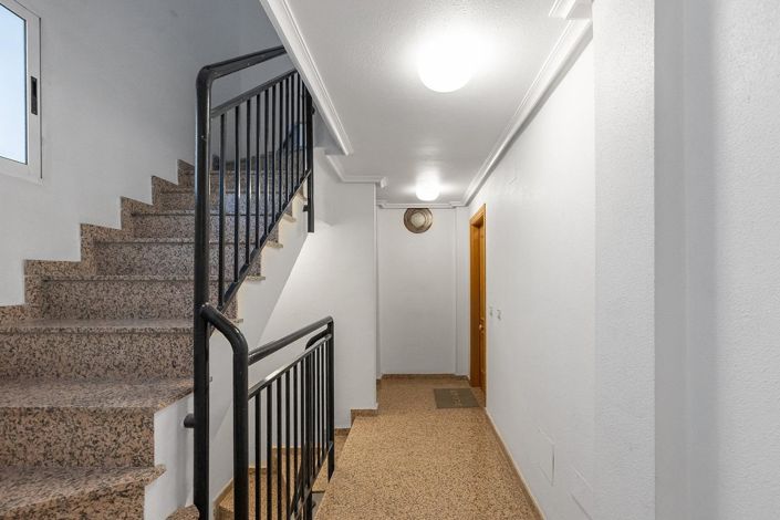 Image No.25-3 Bed Apartment for sale