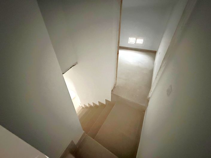 Image No.13-3 Bed Townhouse for sale