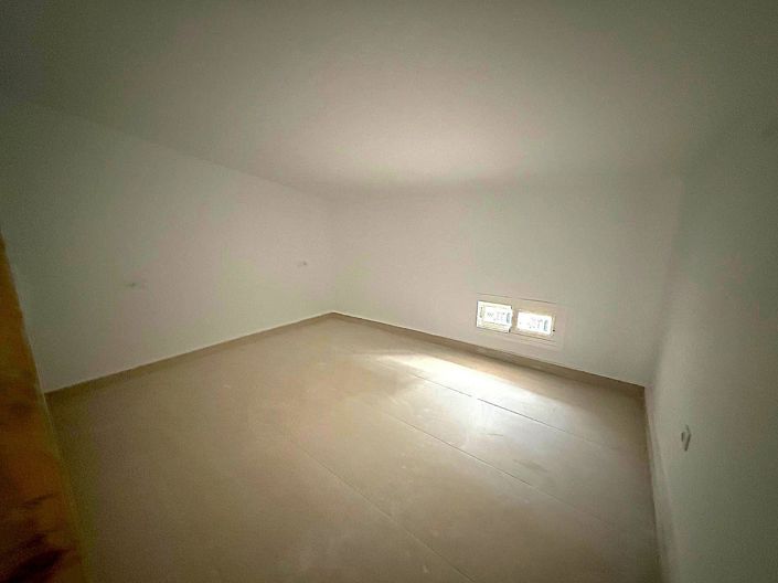 Image No.14-3 Bed Townhouse for sale