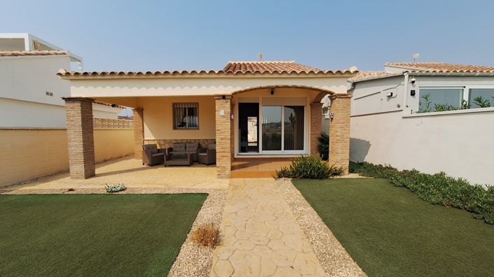 Image No.2-2 Bed Villa for sale