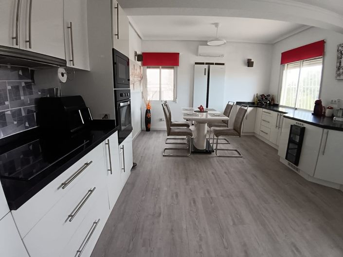 Image No.8-4 Bed Villa for sale