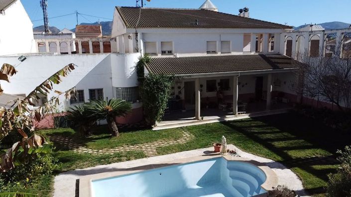 Image No.2-Villa de 6 chambres à vendre à Sax